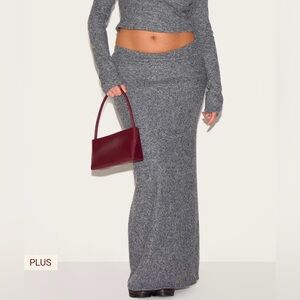 Pretty Little Thing Plus Charcoal Textured Ribbed Maxi Skirt